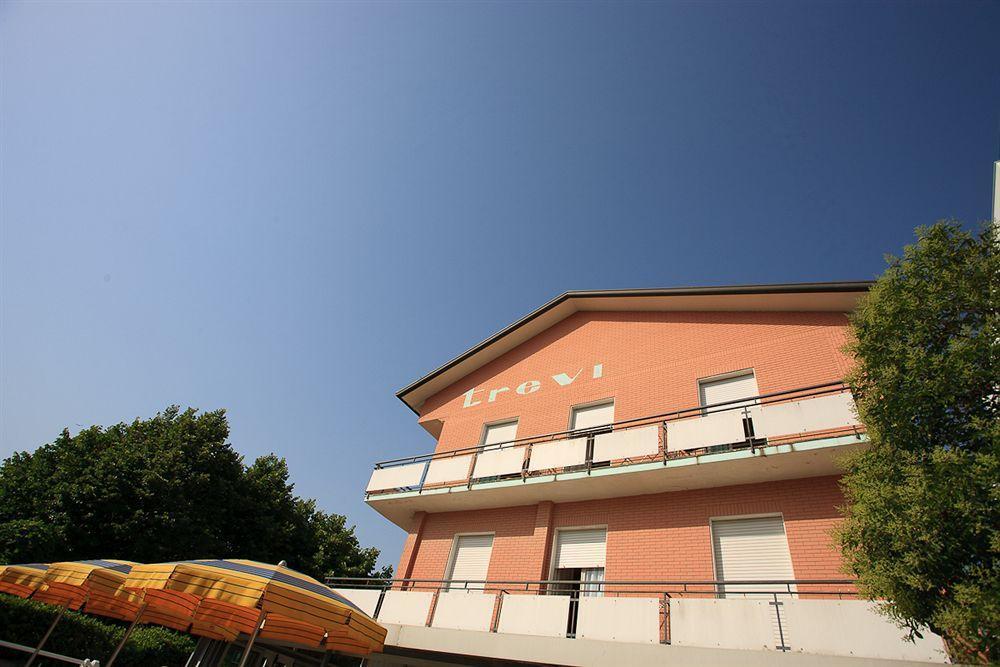 Hotel Trevi Чезенатіко Екстер'єр фото