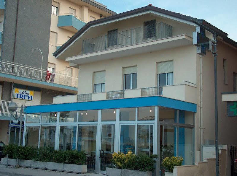 Hotel Trevi Чезенатіко Екстер'єр фото